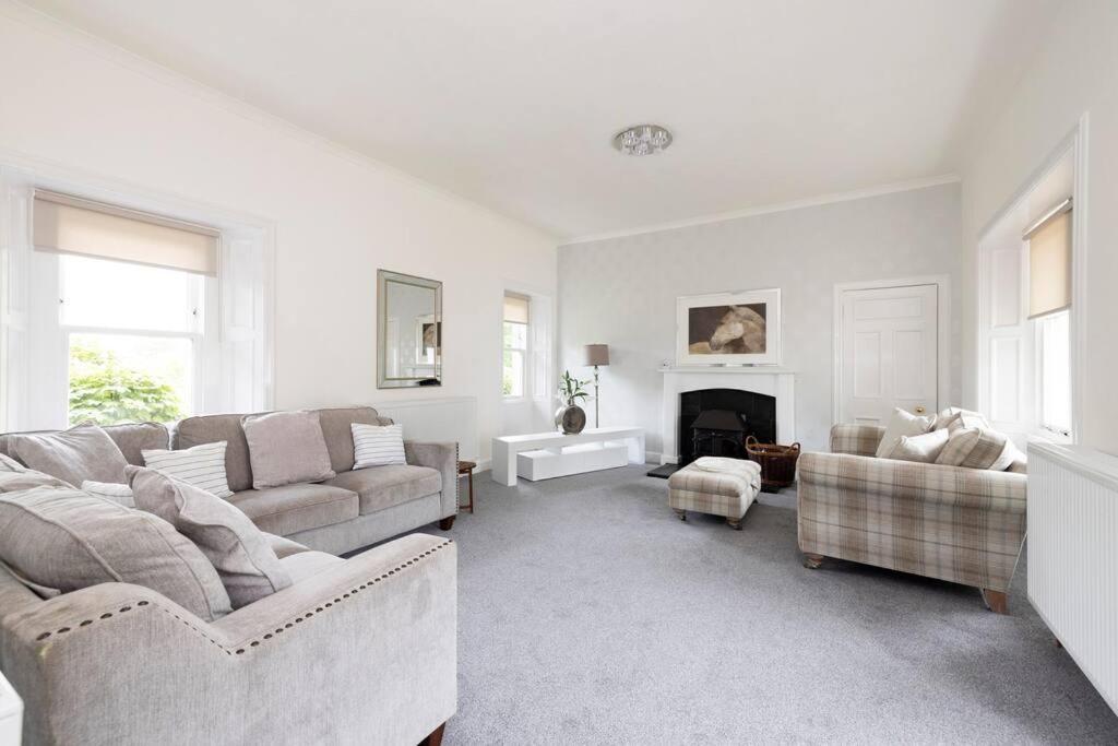Two Bedroom Country Cottage With Parking Musselburgh Eksteriør billede